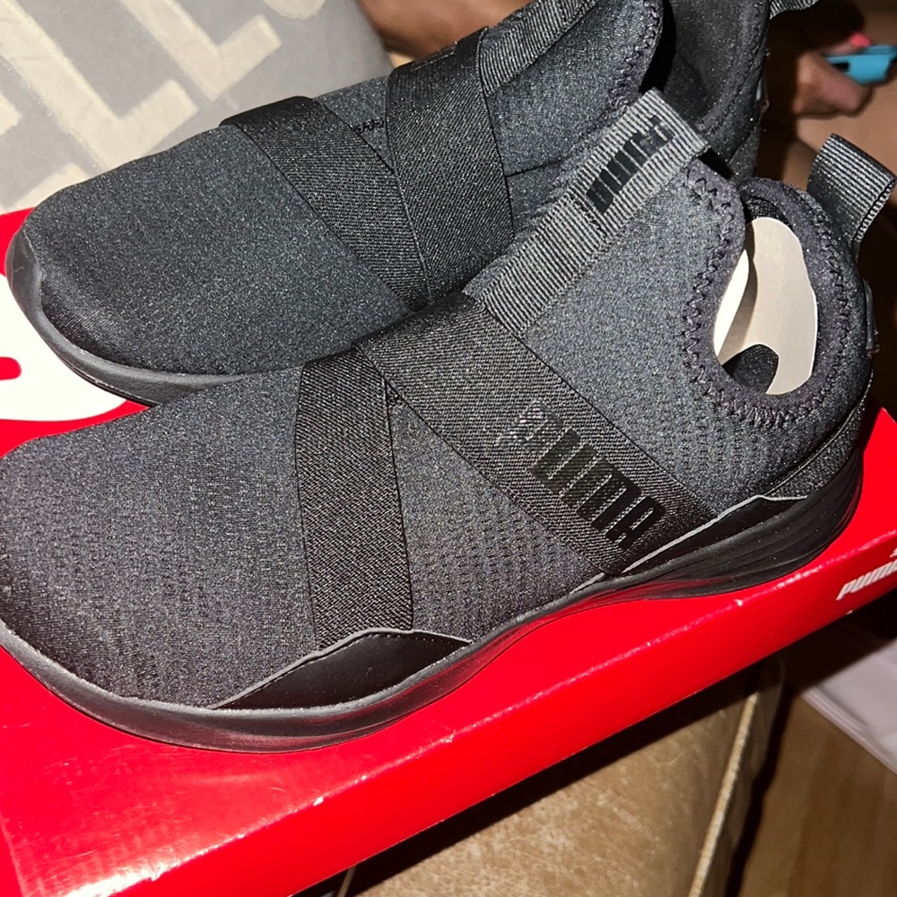 NWB puma sneakers